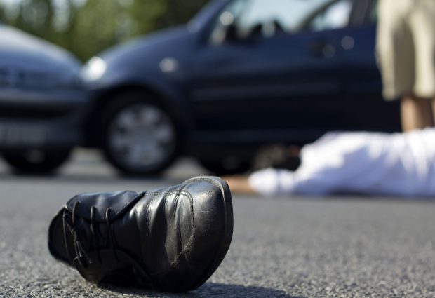 Policija traži očevice prometne nesreće u kojoj je stradala starica u Kutini, a vozač pobjegao